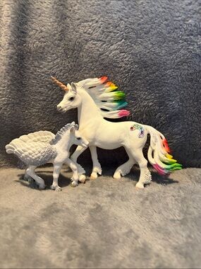 Schleich Rainbow Love Unicorn & Pegasus Foal